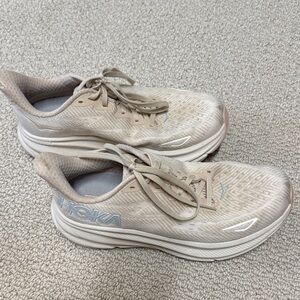 Hoka Women's Clifton 8